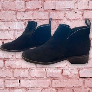 Dolce Vita Black Tessey Suede Booties Sz 8.5